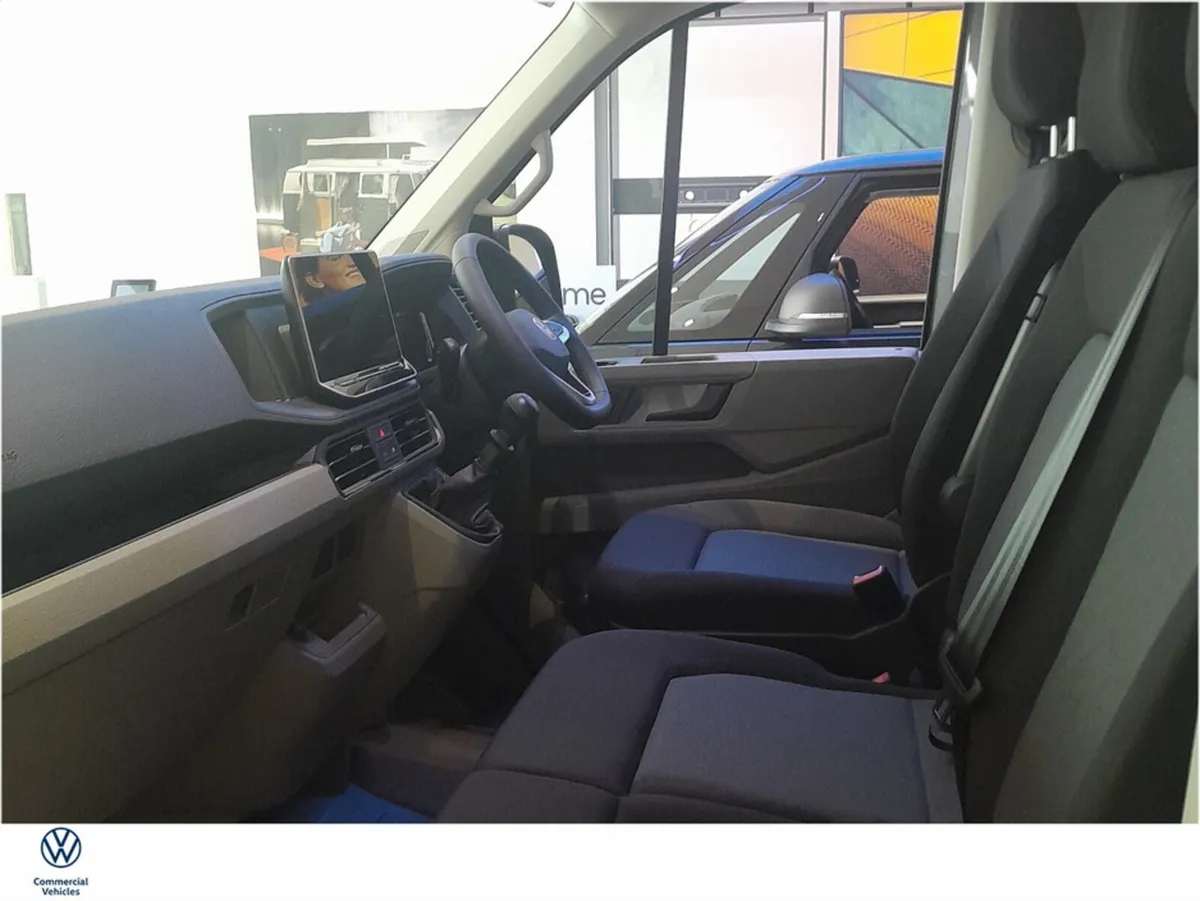 Volkswagen Crafter 30 Highline MWB 140BHP - Image 4