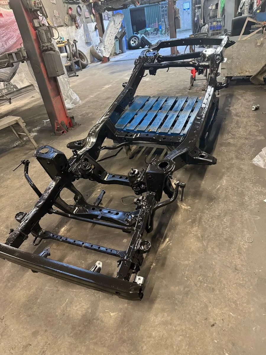 Swb landcruiser chassis - Image 1