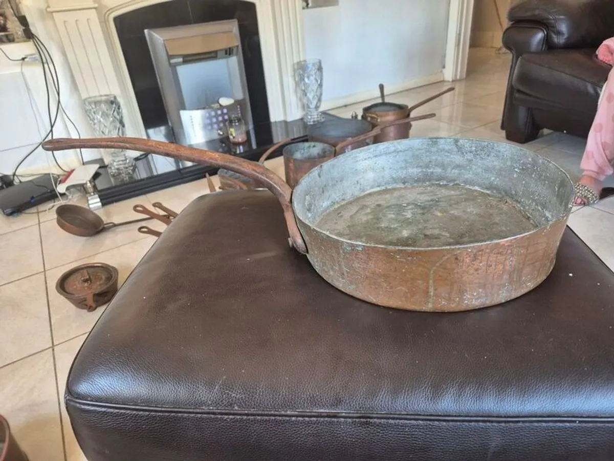 copper pots and pans - Image 1