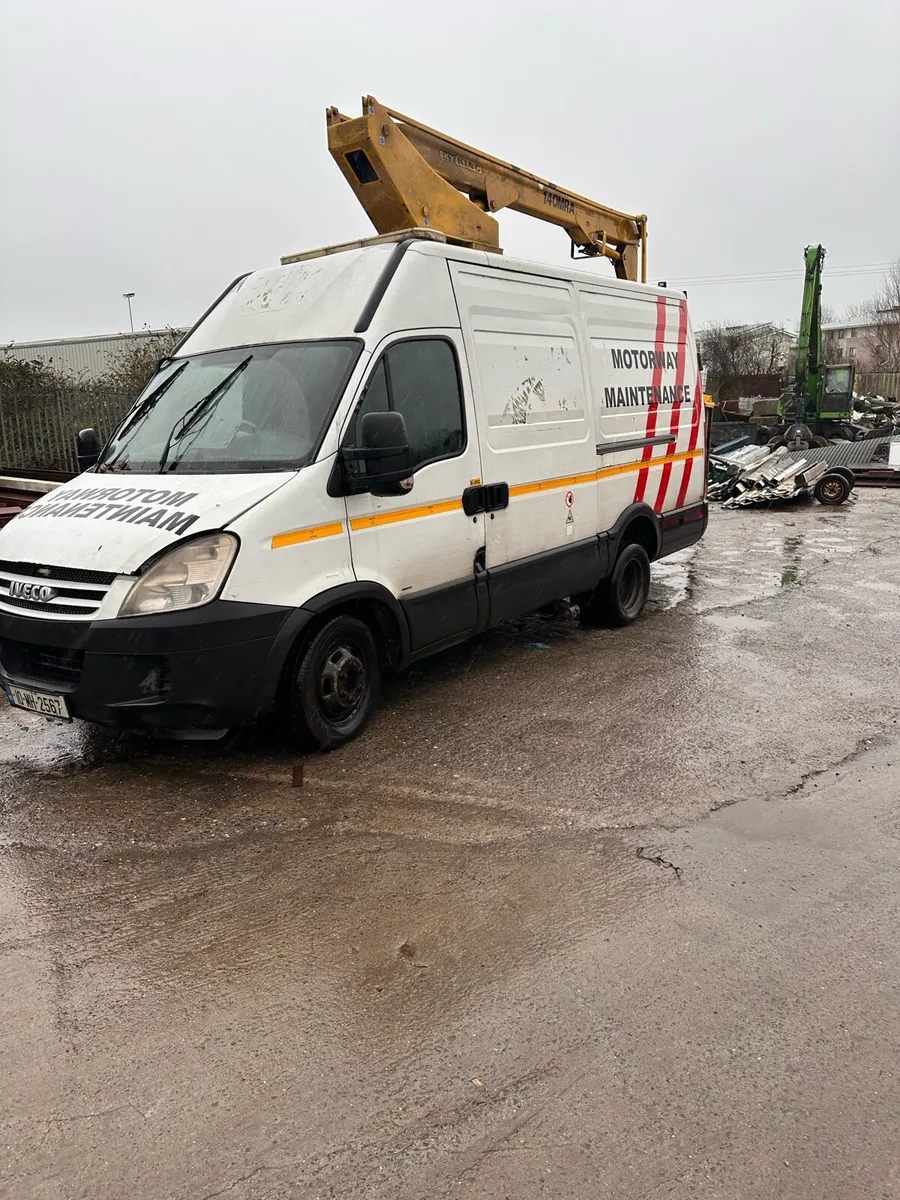 Van lift hoist - Image 1