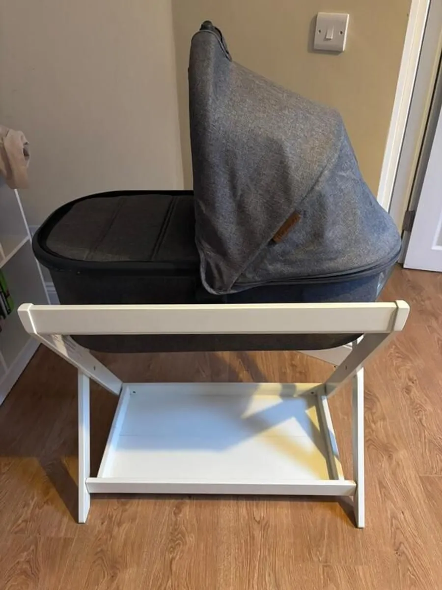 Uppababy Vista Bassinet and Stand - Image 4