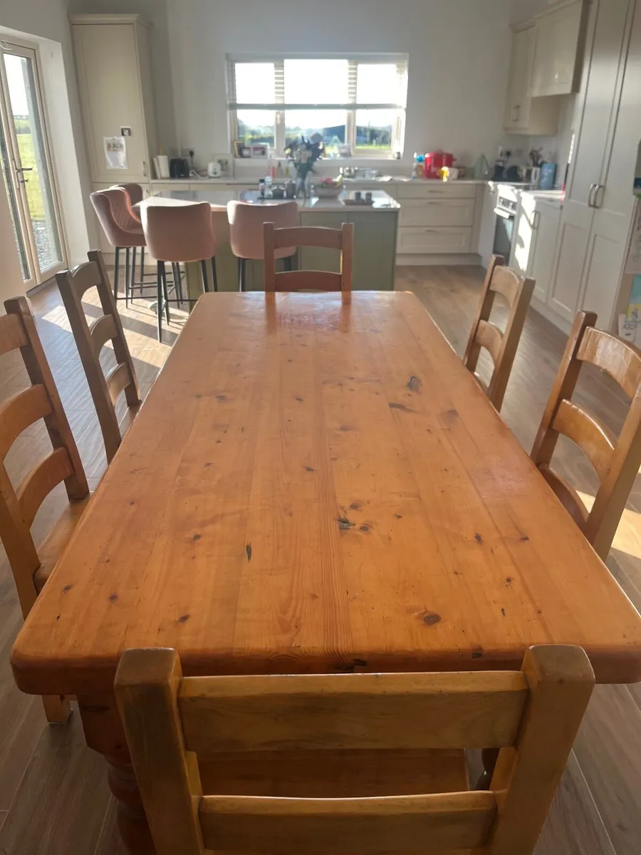 Solid pine kitchen table and chairs - Image 2