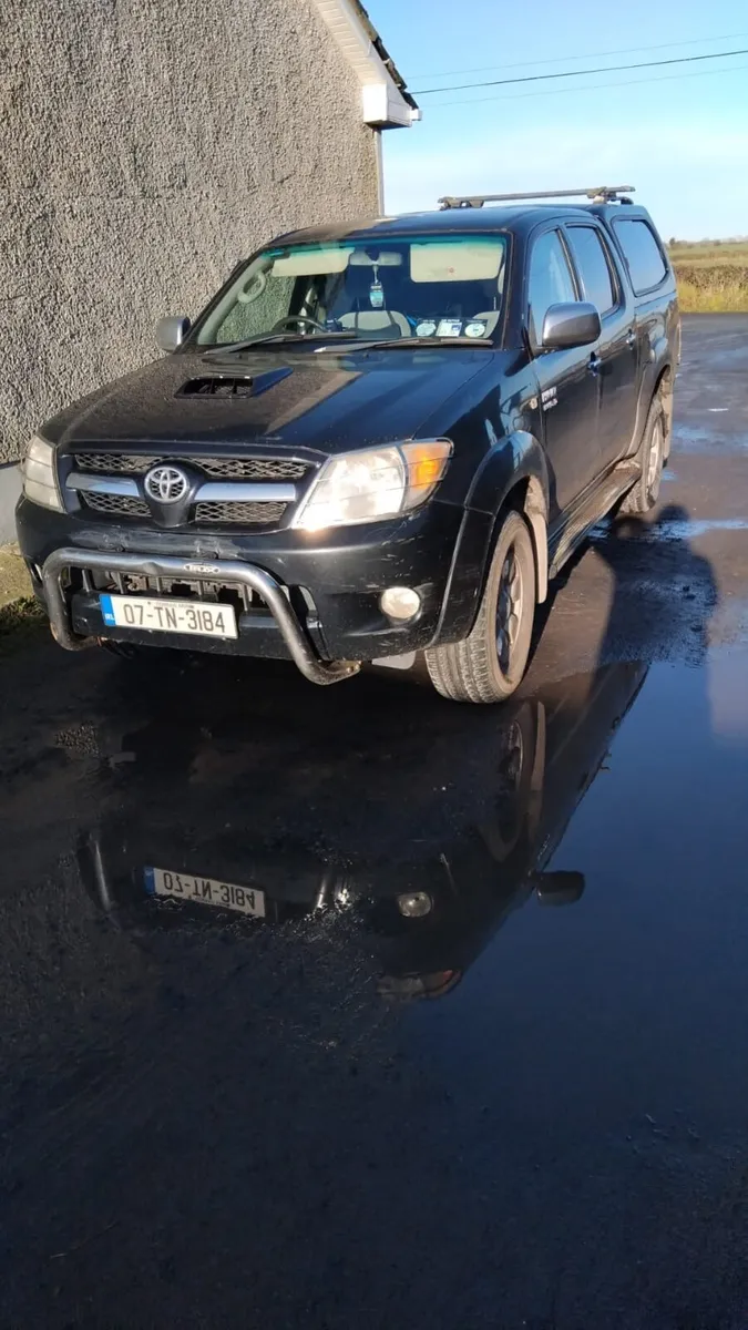 Toyota Hilux - Image 1