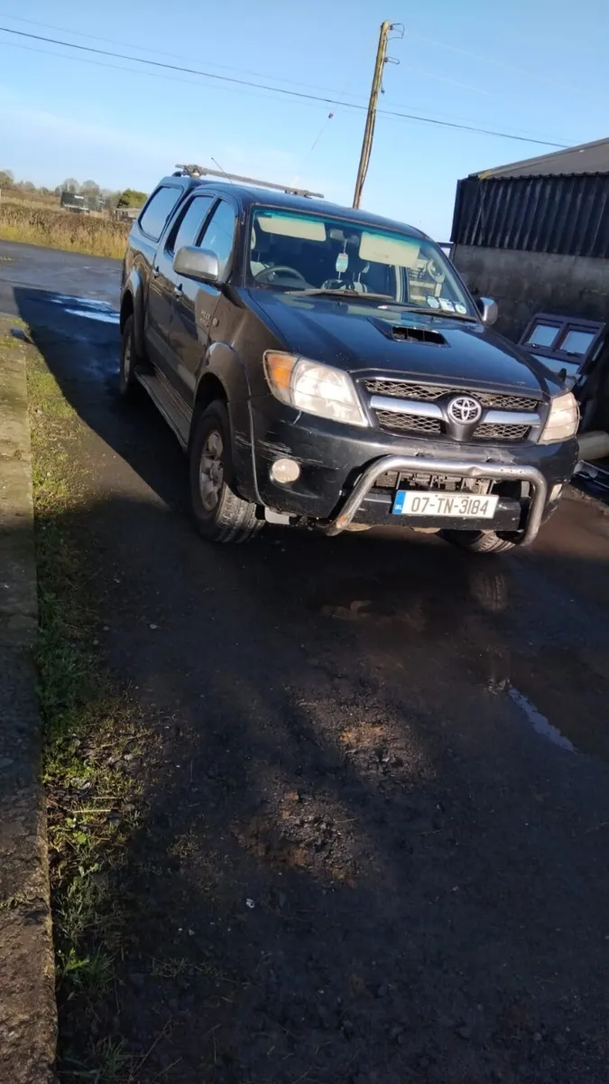 Toyota Hilux - Image 2