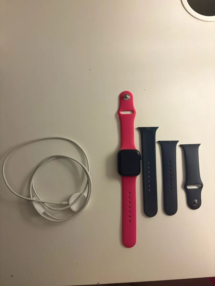 Apple Watch - Image 2