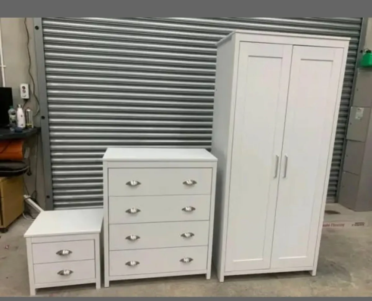 Logan 3 Piece Set / White. free home delivery 🚚 - Image 3