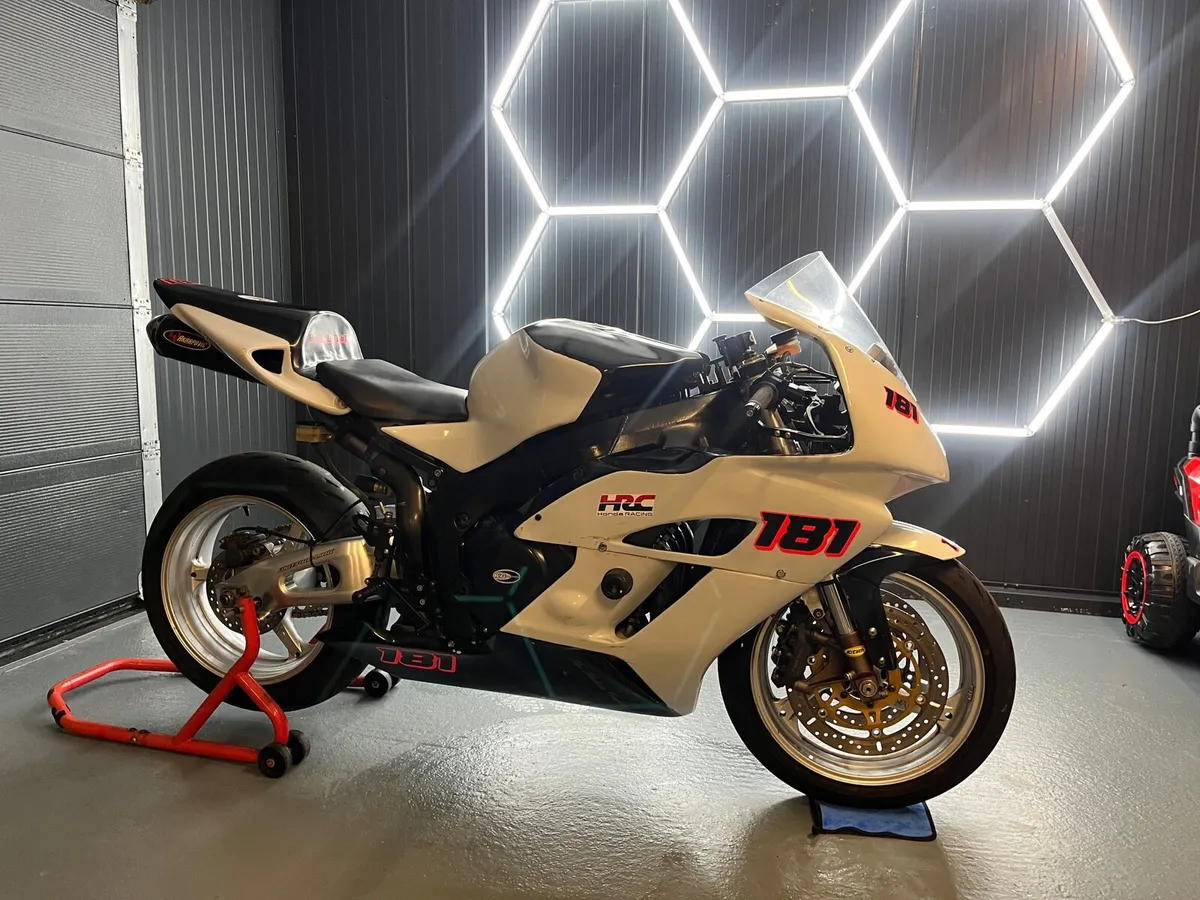 Fireblade track bike - Image 1