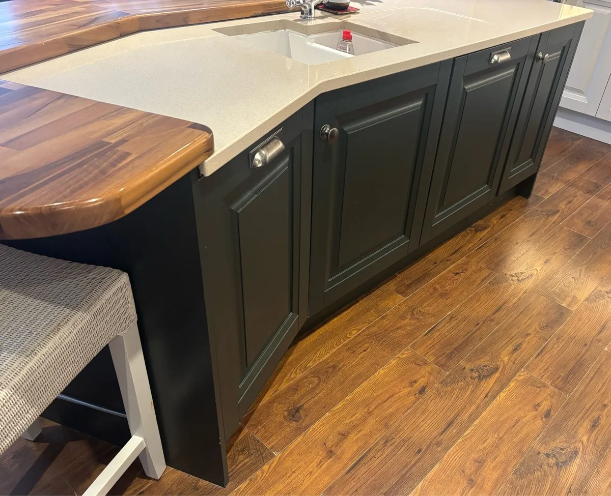 Kitchen island - Image 3