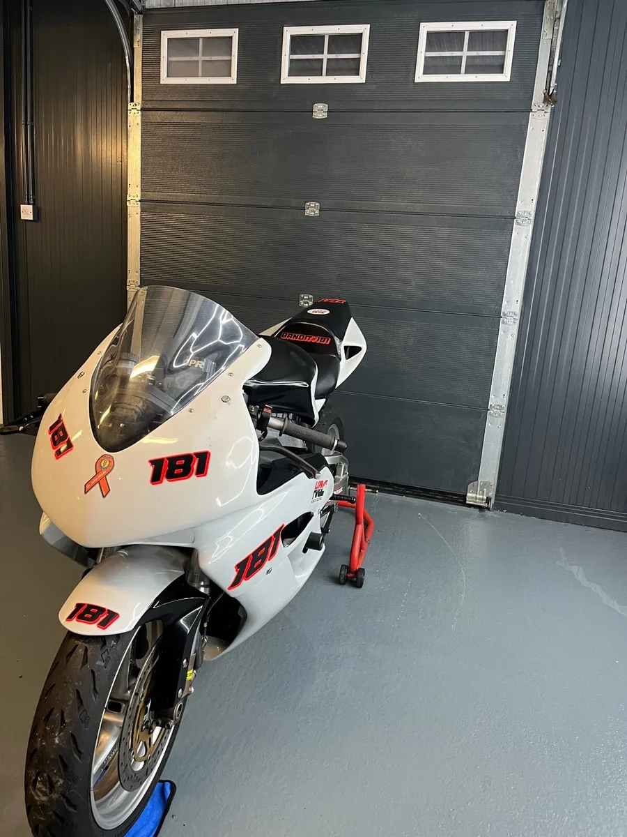 Fireblade track bike - Image 3