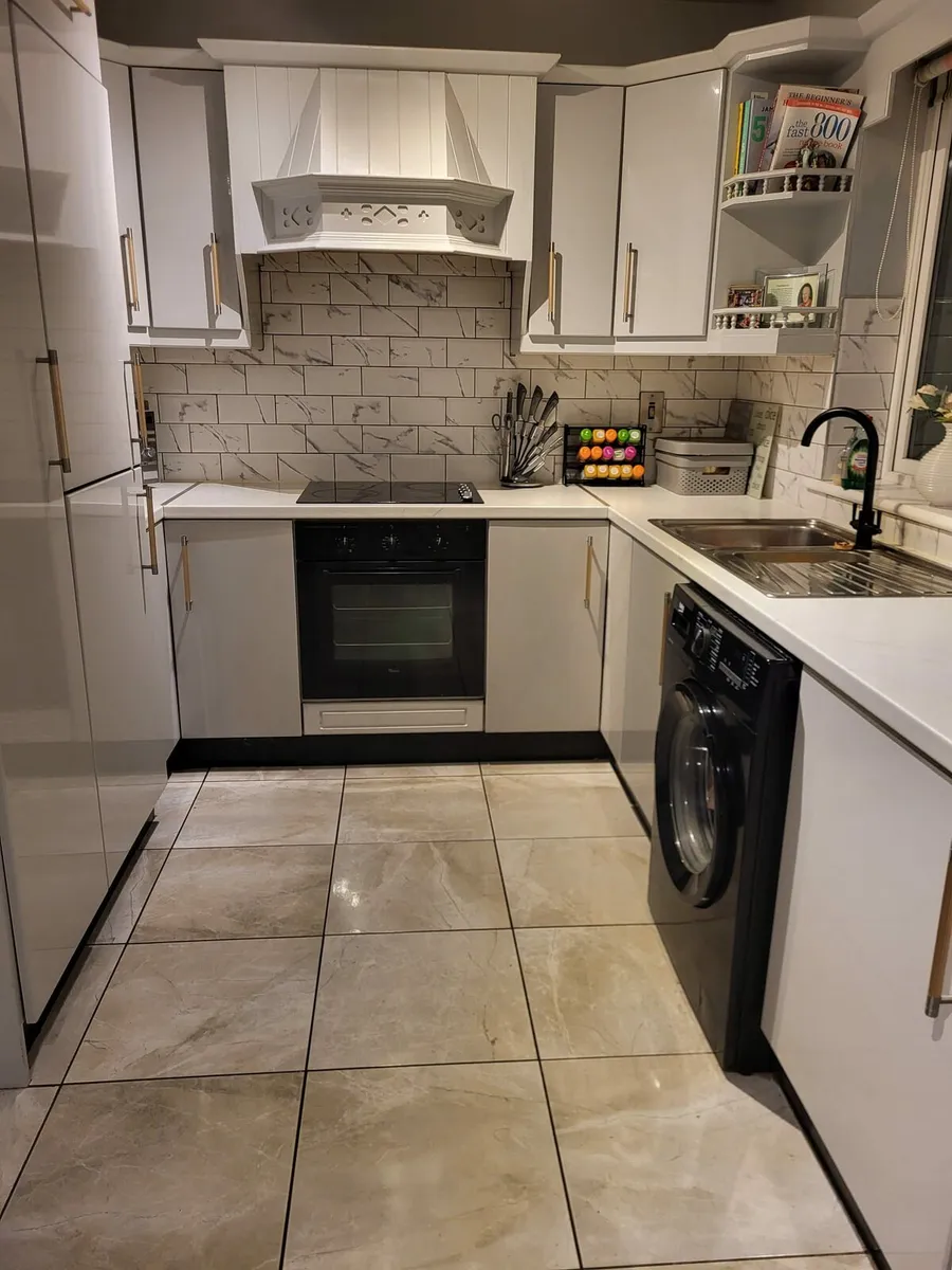 Full kitchen - Image 1