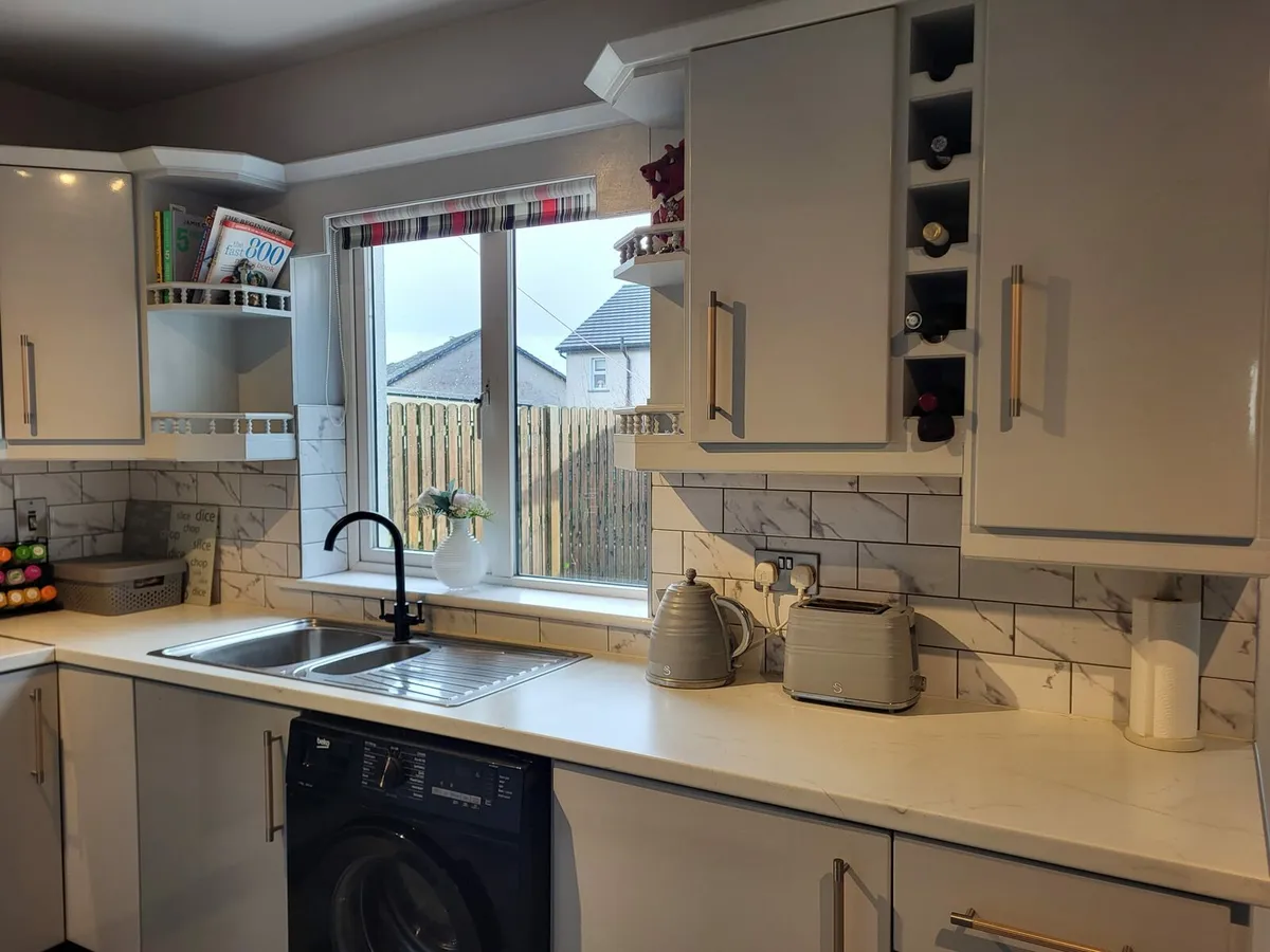 Full kitchen - Image 2