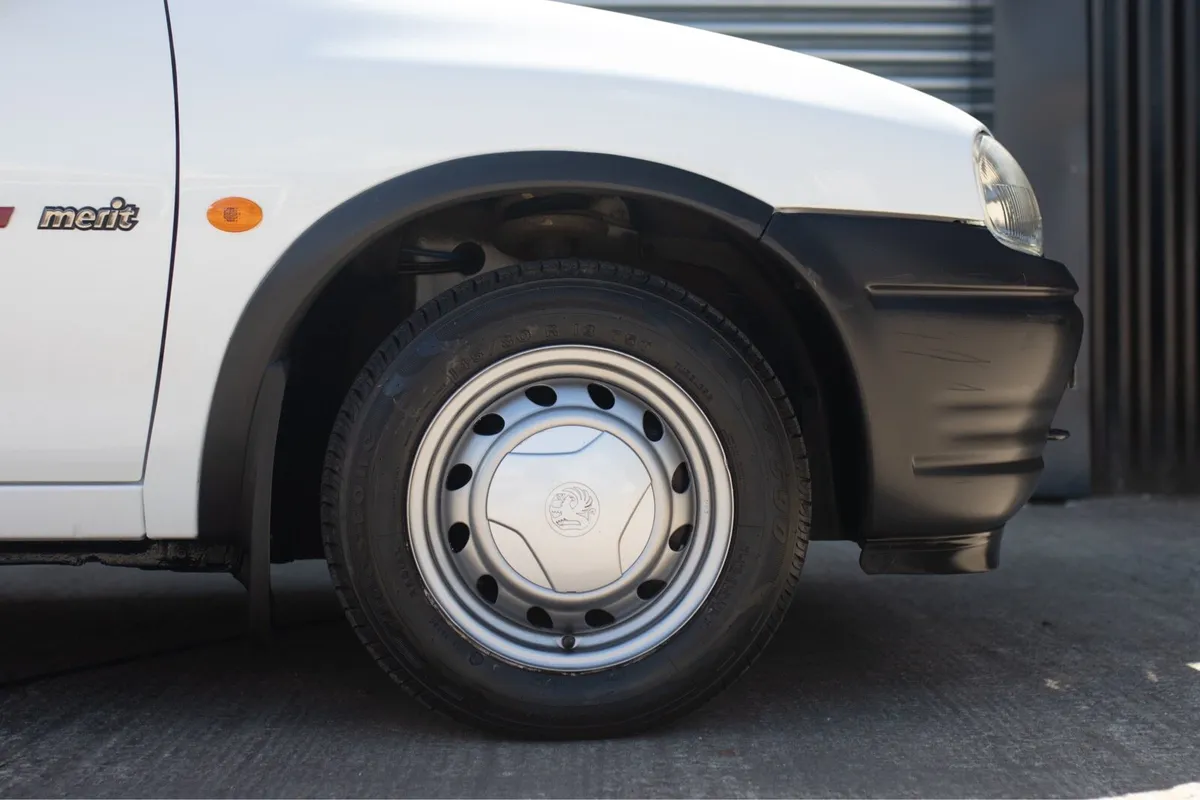 1993 Vauxhall Corsa 1.2 Merit mint - Image 3