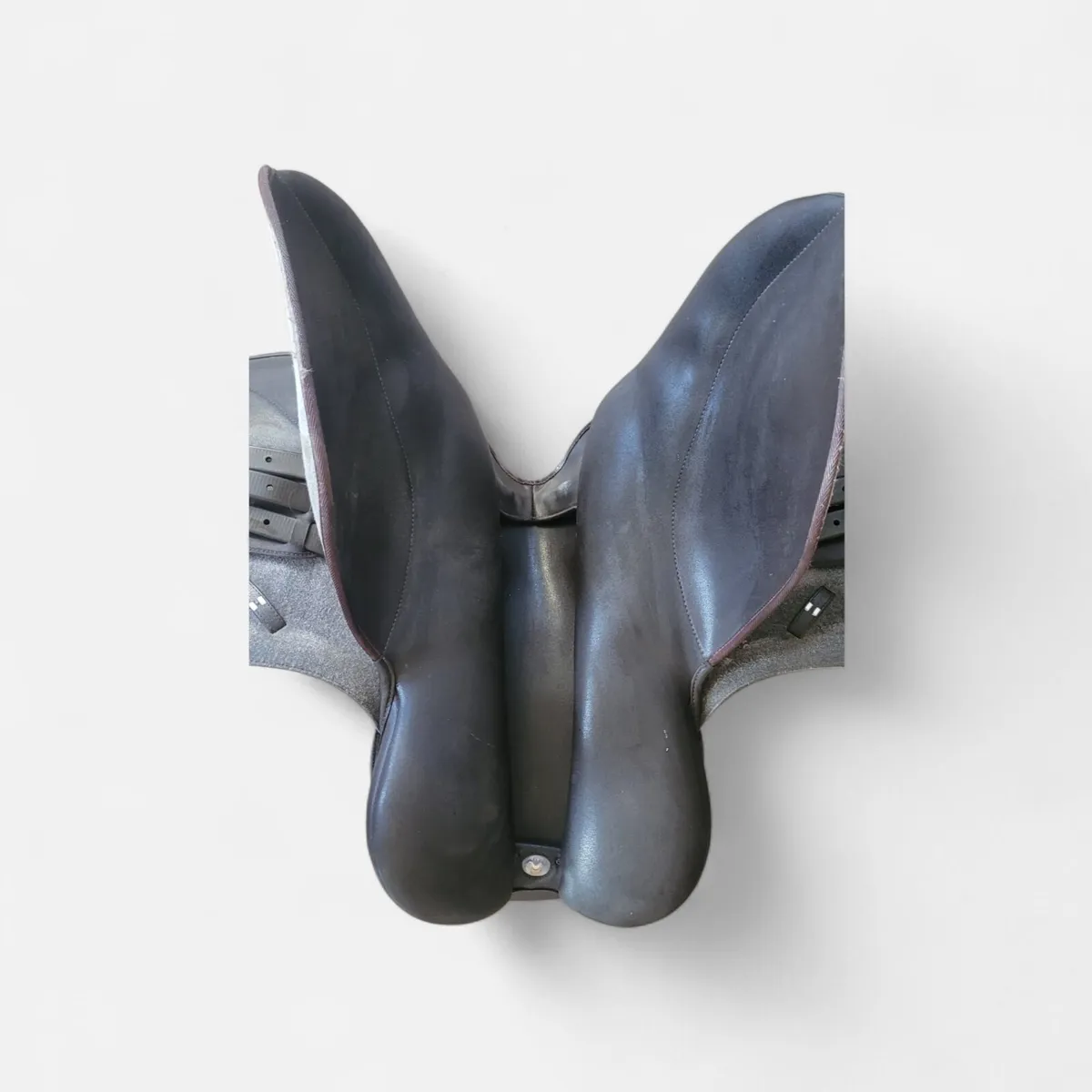 Wintec brown 17.5 saddle - Image 3