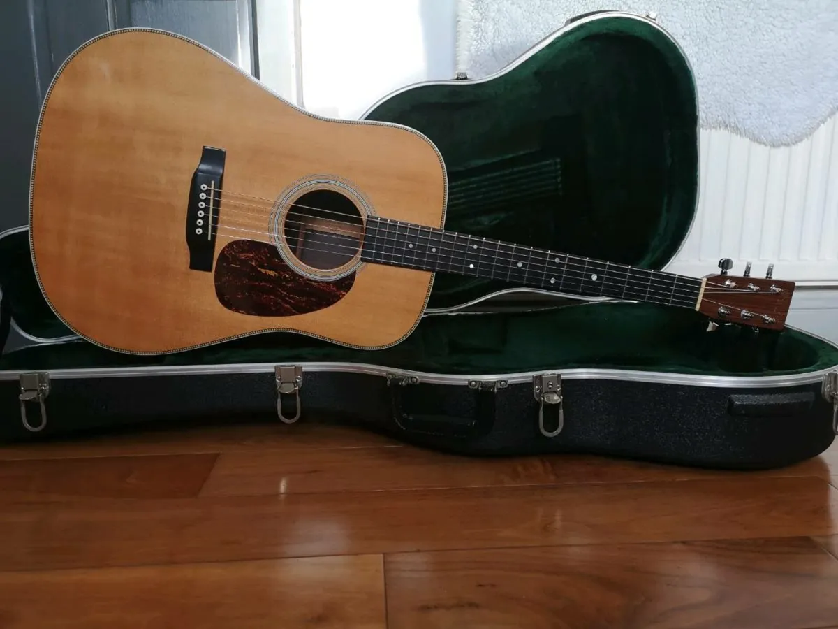 Martin HD28 - Image 1