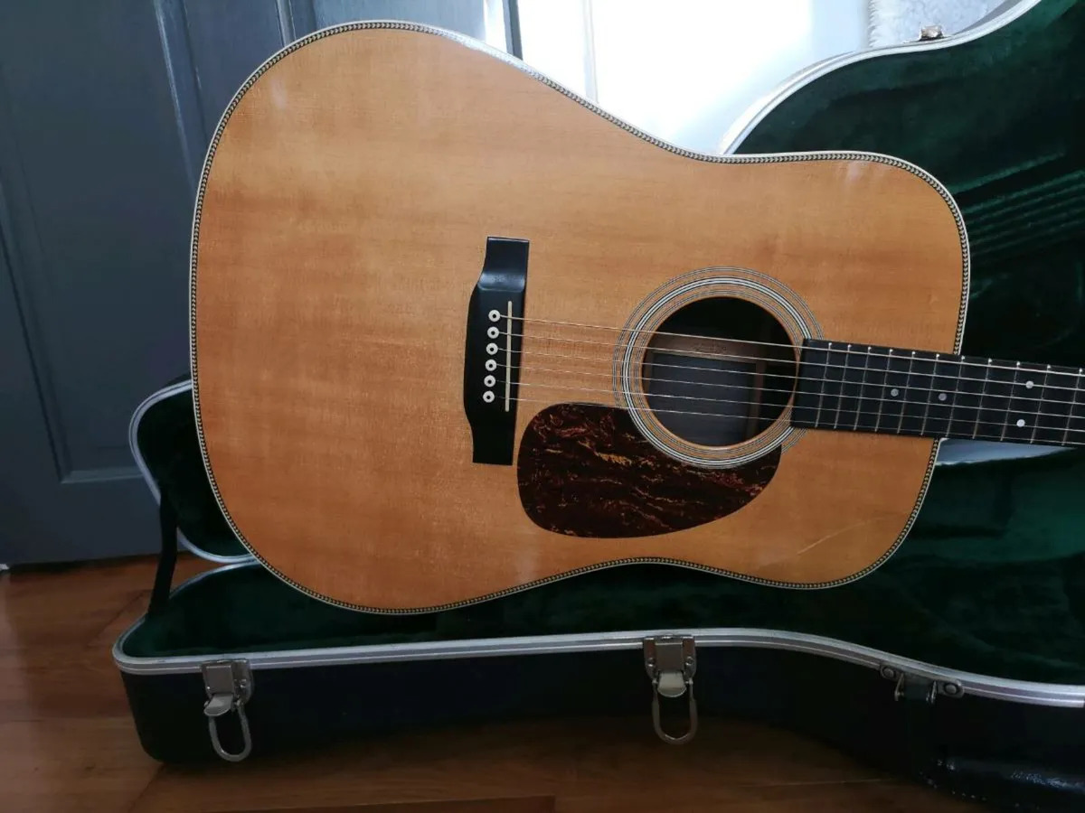 Martin HD28 - Image 2