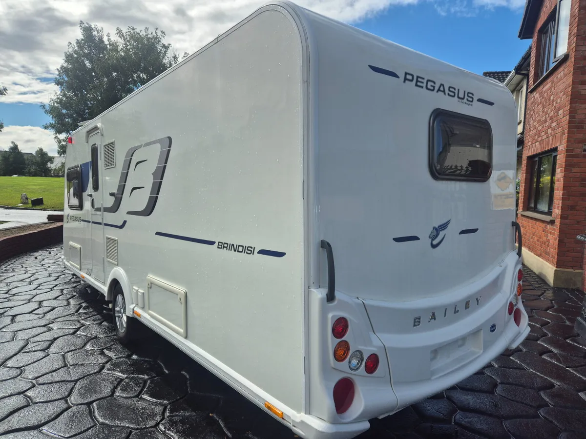 2017 Island Bed  Bailey  Pegasus  Brindisi - Image 4