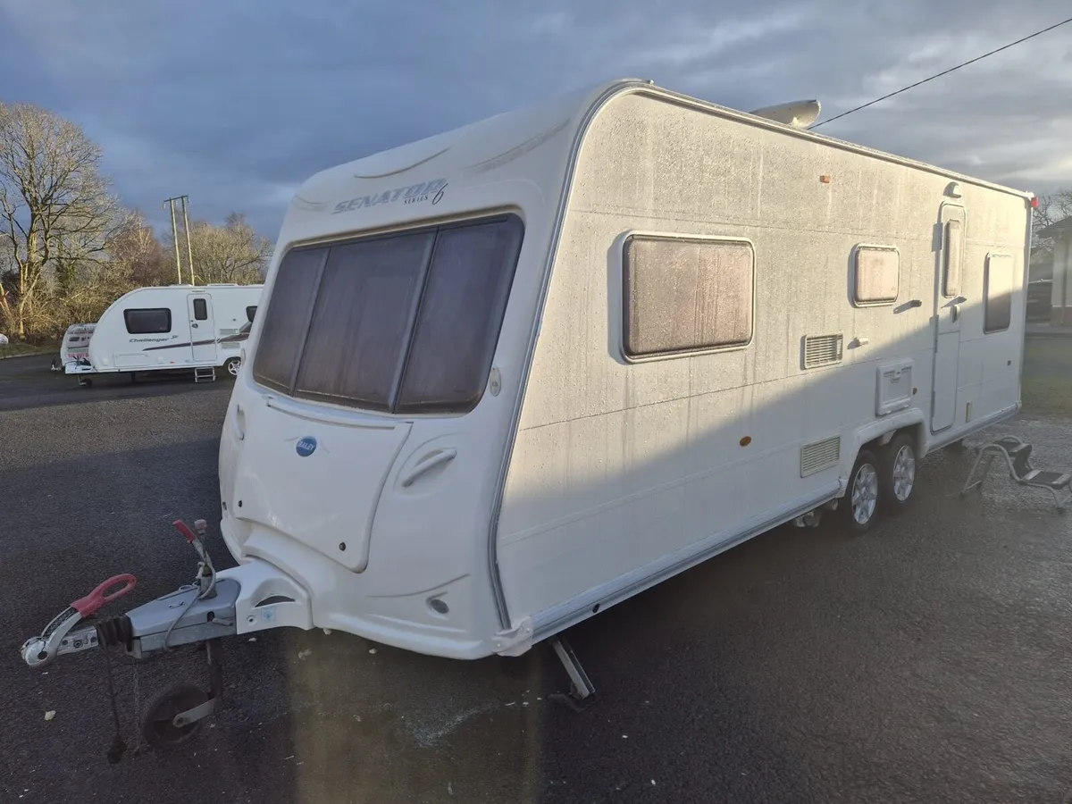 Bailey senator 6 berth caravan - Image 2
