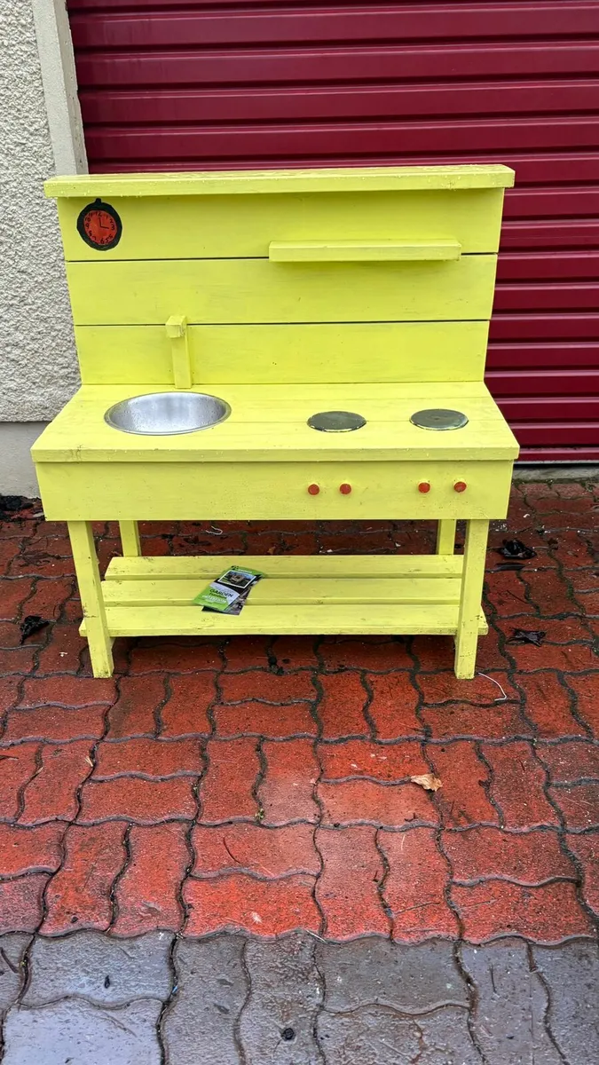 Mud kitchen