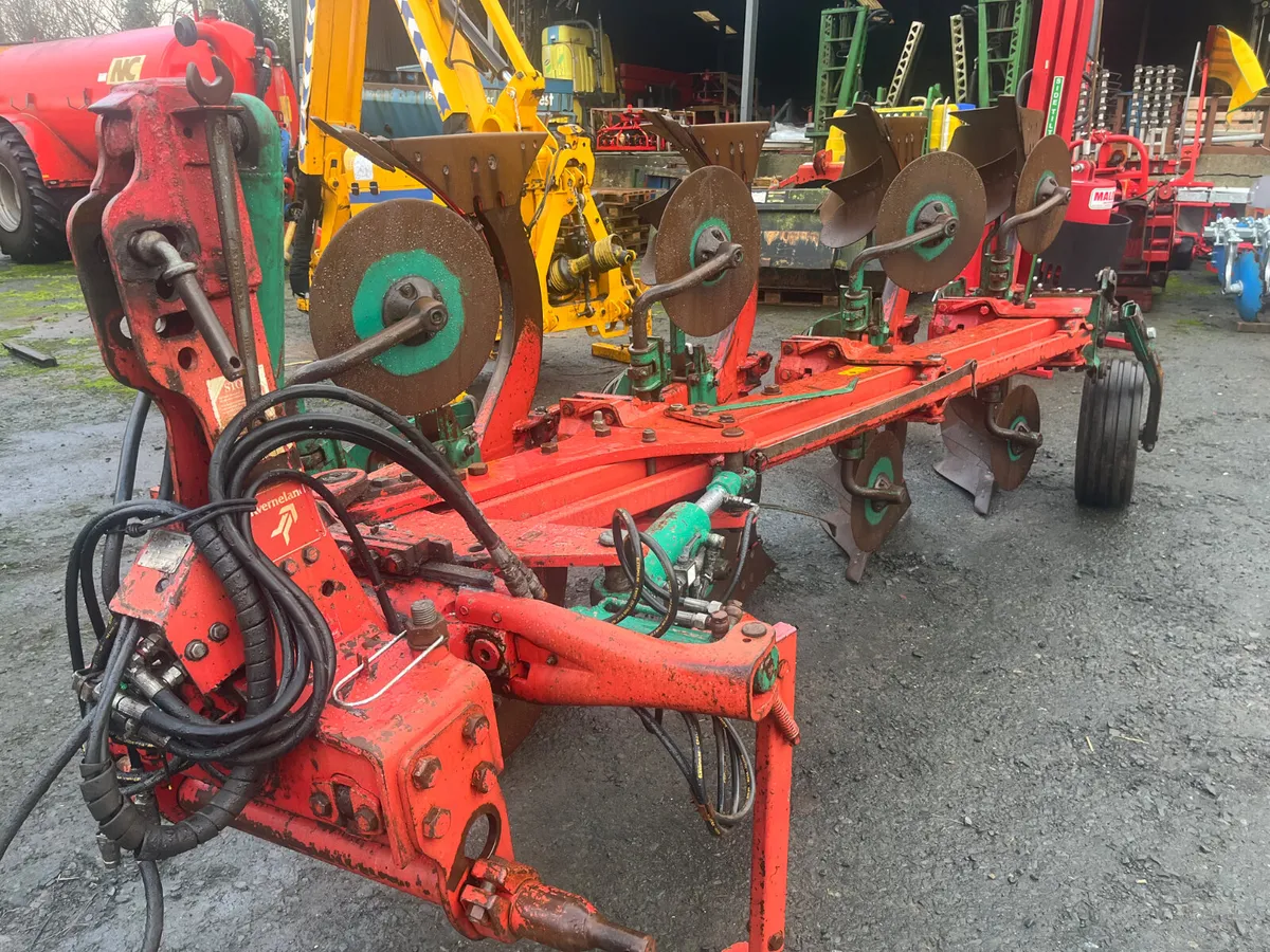 Used Kverneland 4F ES85/200 Reversible Plough - Image 1