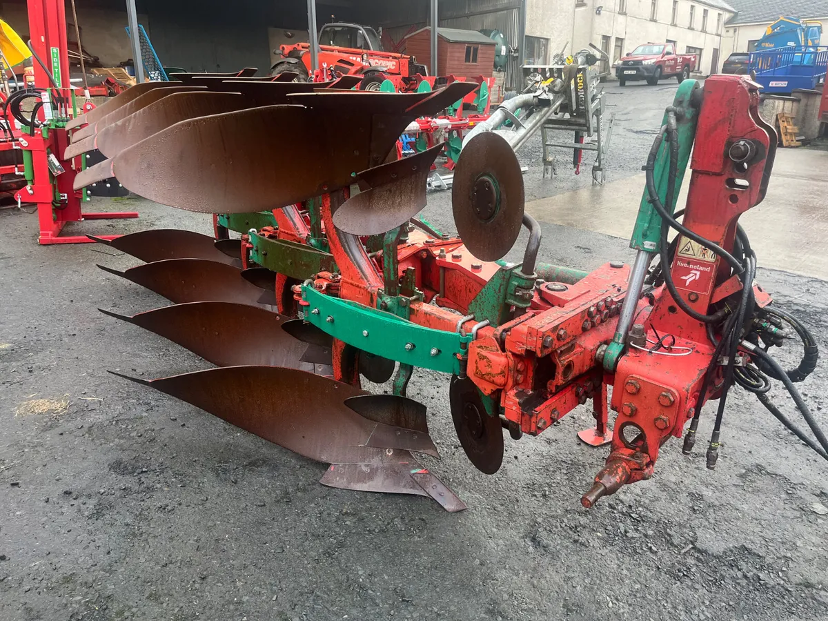Used Kverneland 4F ES85/200 Reversible Plough - Image 3