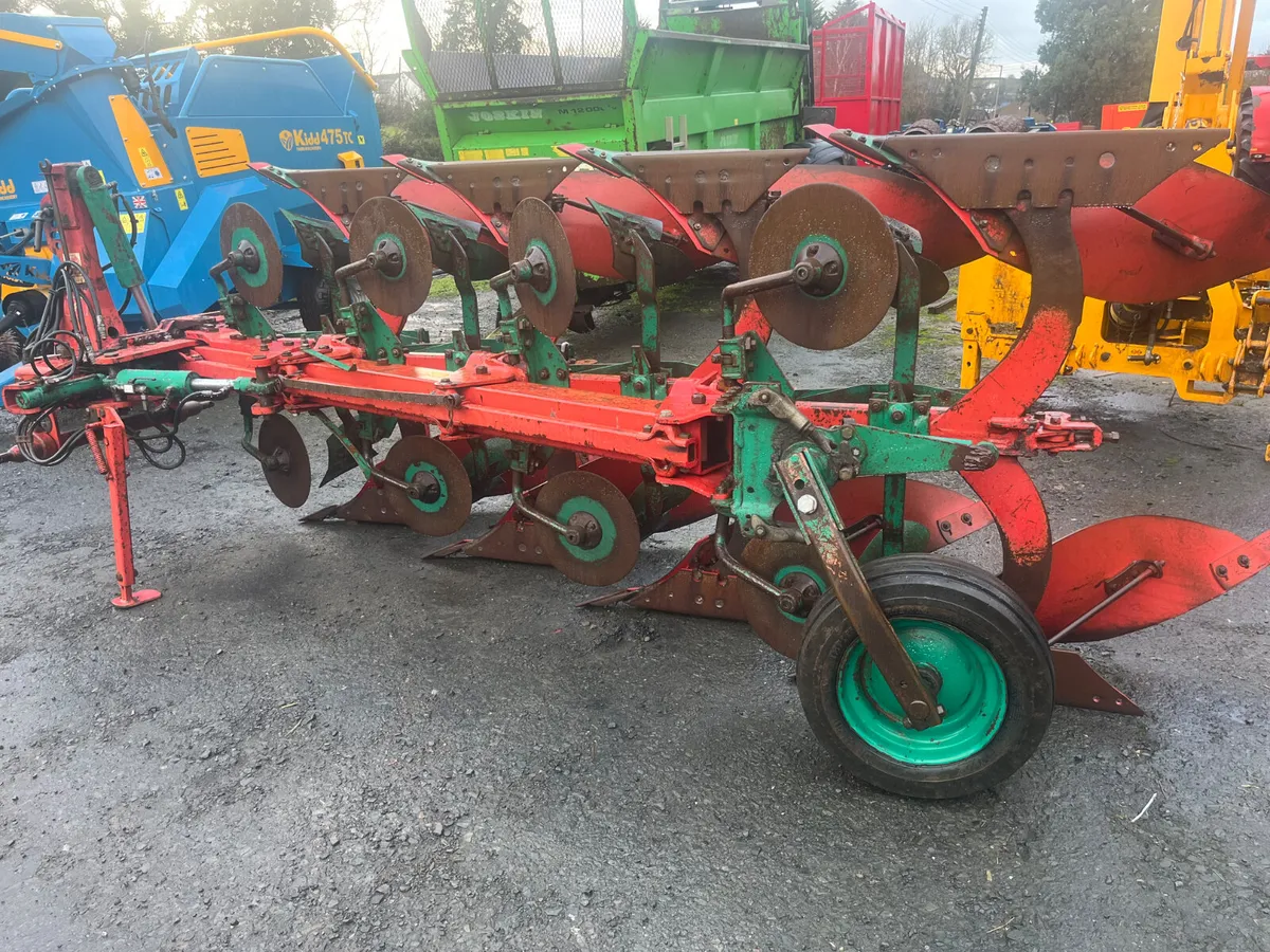 Used Kverneland 4F ES85/200 Reversible Plough - Image 2