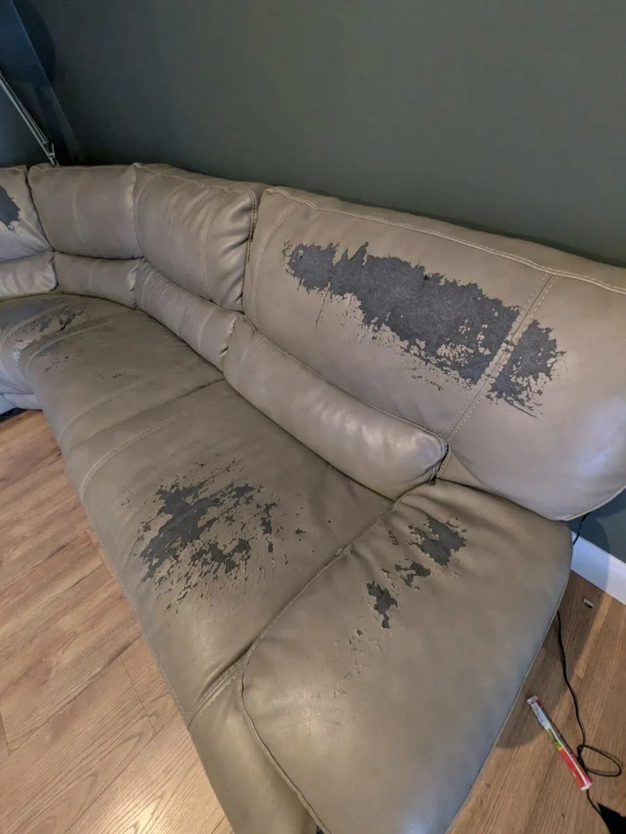 Free large corner couch - Image 2