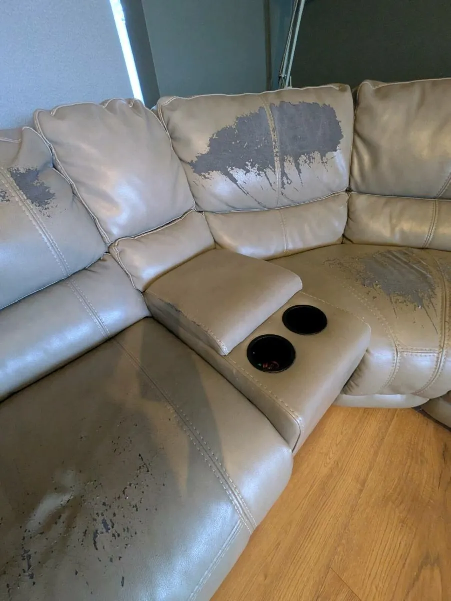 Free large corner couch - Image 4