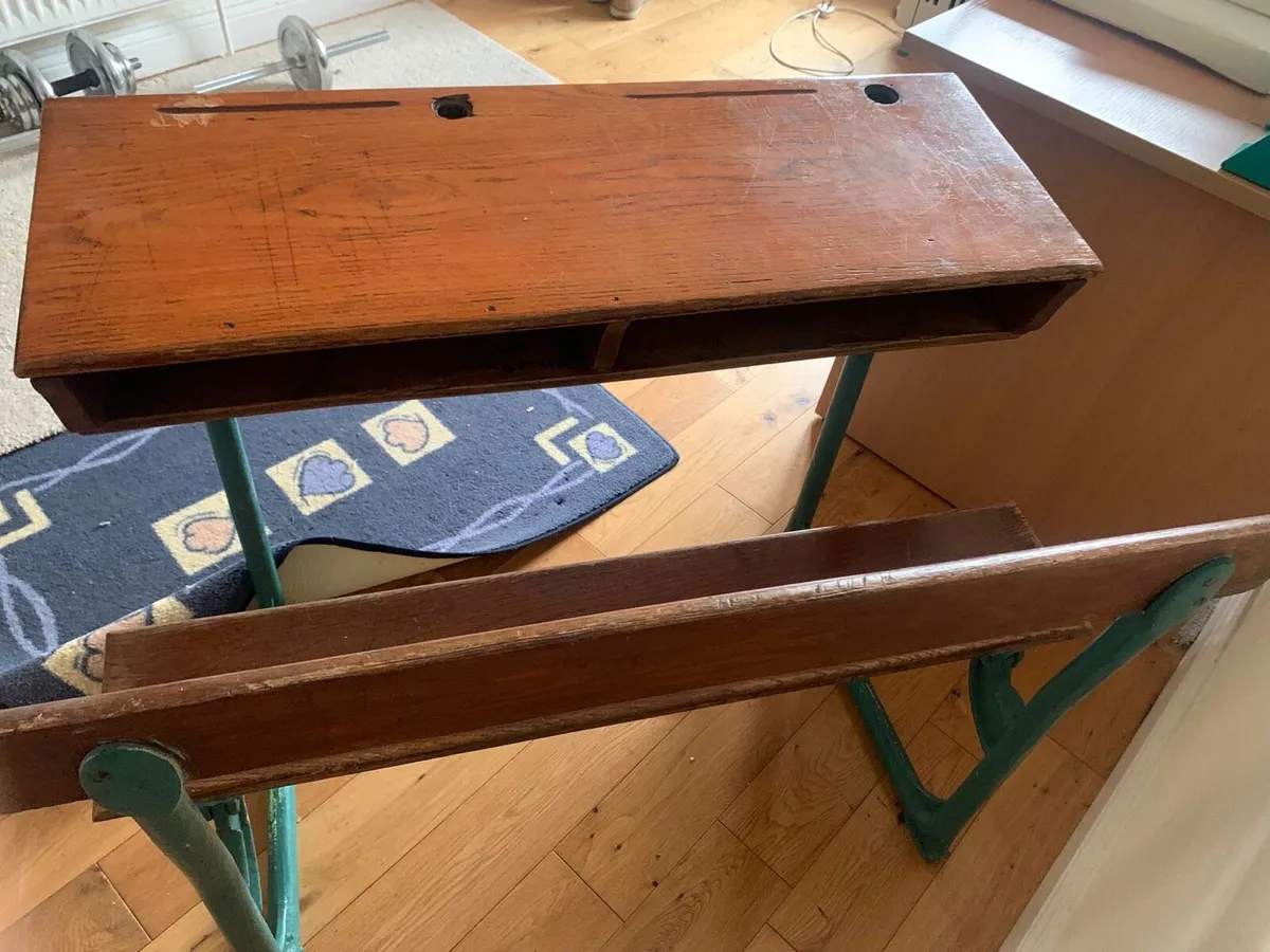 School desks - Image 4