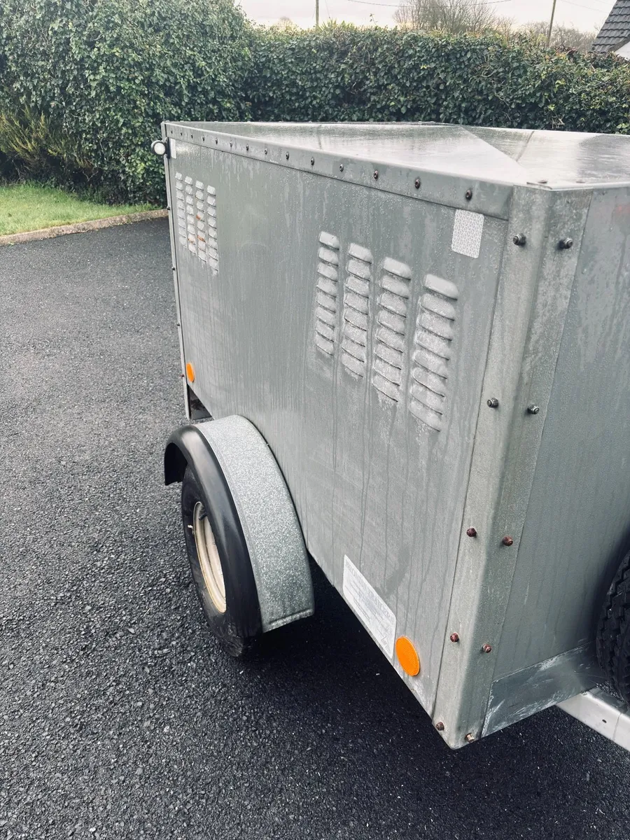 Car Trailer Boxed - Image 1