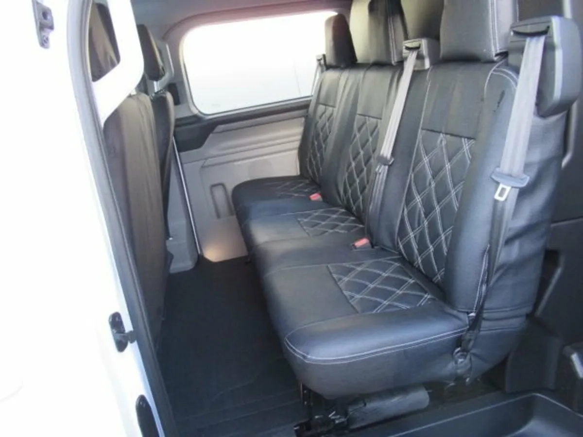 2.0 320 EcoBlue Limited Crew Van Double Cab 5dr Di - Image 4