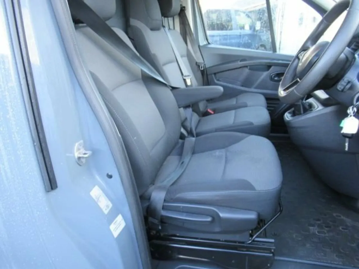 2.0 dCi Blue LL30 Business+ Panel Van 5dr Diesel M - Image 3