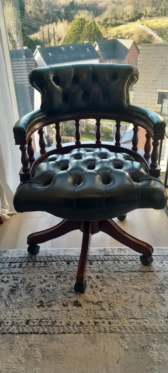 Chesterfield Captains Chair Replica - Image 2