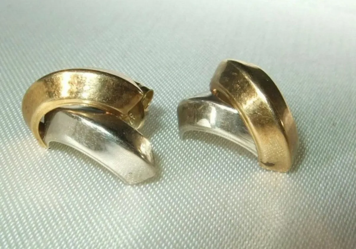 Vintage Hallmarked 9ct White/Yellow Gold Earrings - Image 3
