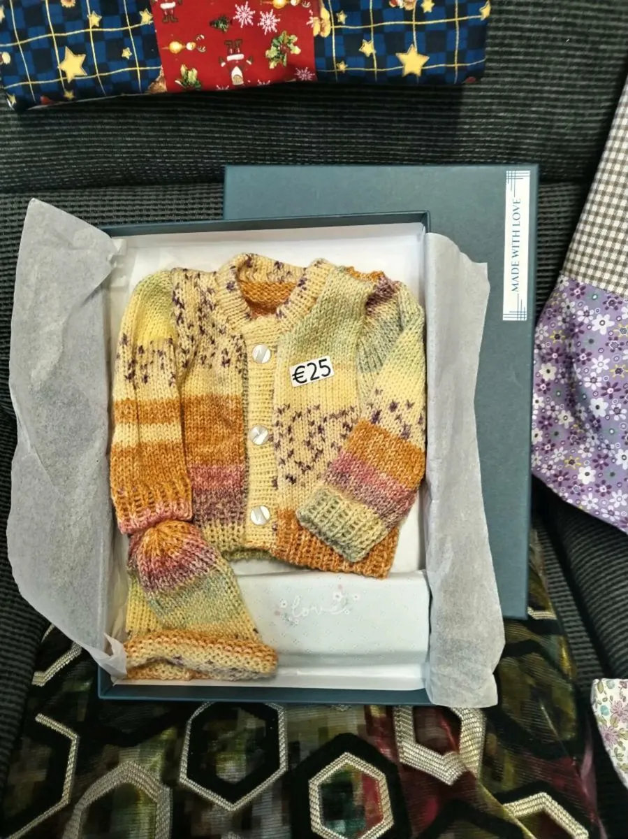 Hand knitted children's sets - Image 4