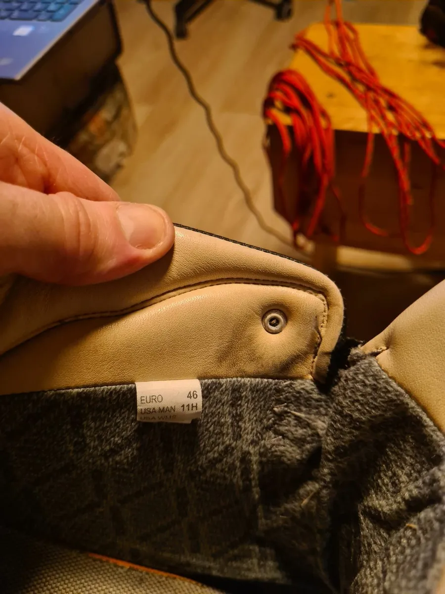 Hiking boots - Image 4