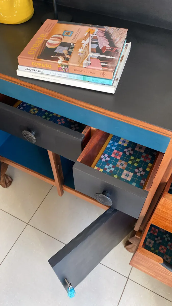 Sideboard refinished - Image 4