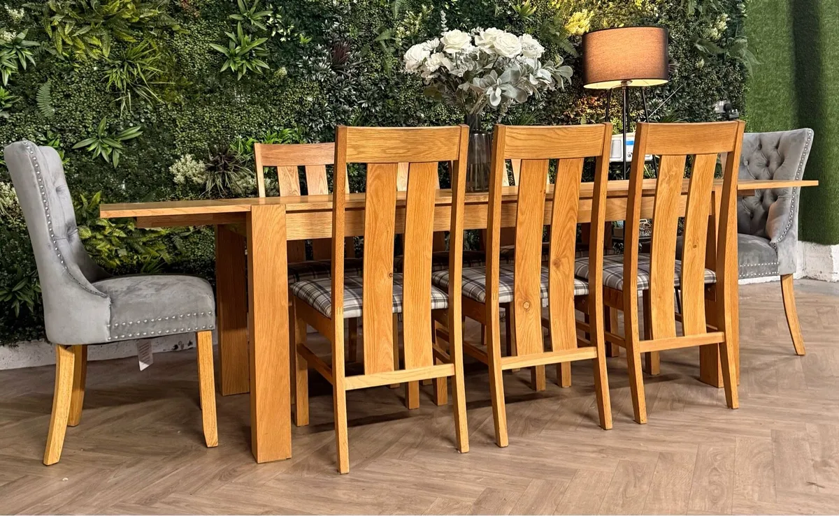 Large extending oak kitchen table & 8 chairs - Image 3