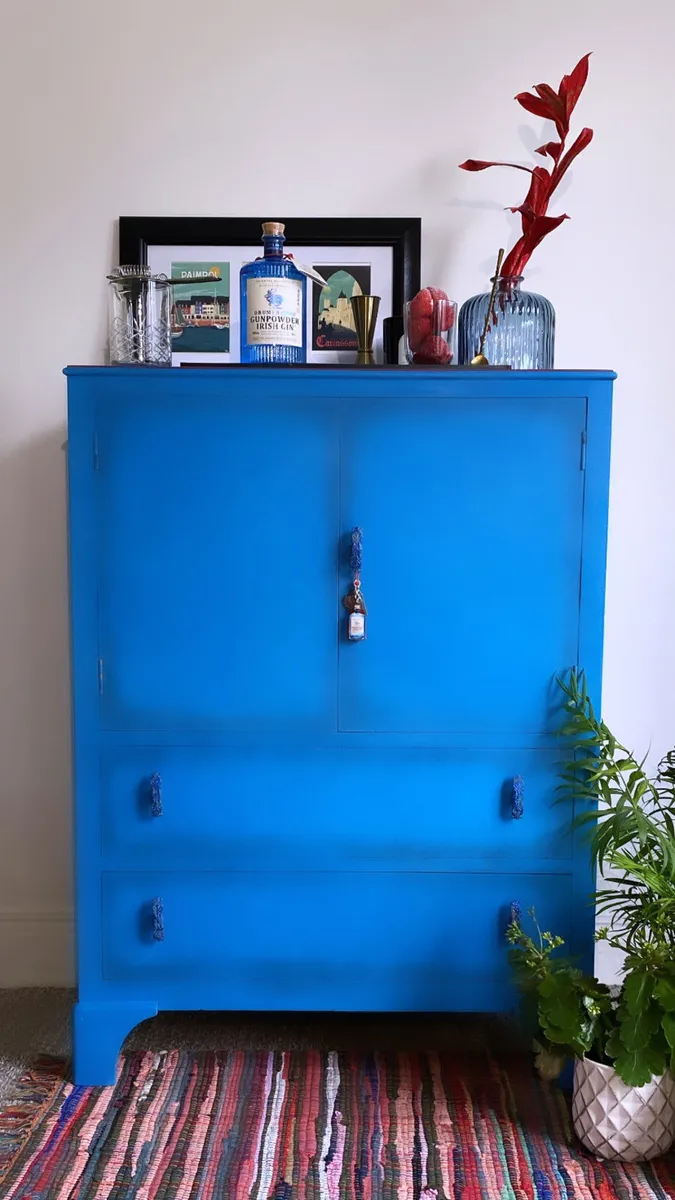 Gin cabinet - Image 1