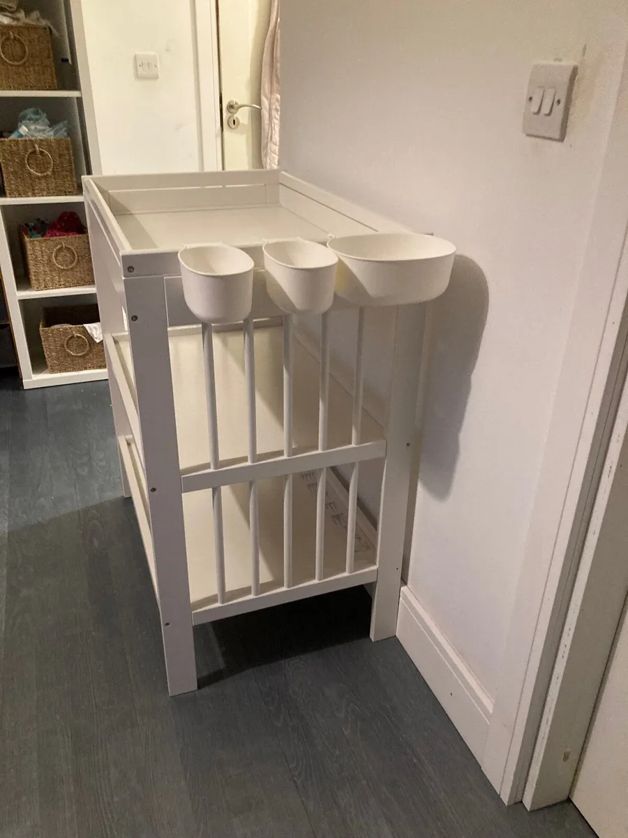 Changing Table - Image 3