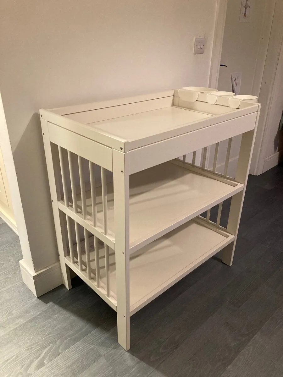 Changing Table - Image 4