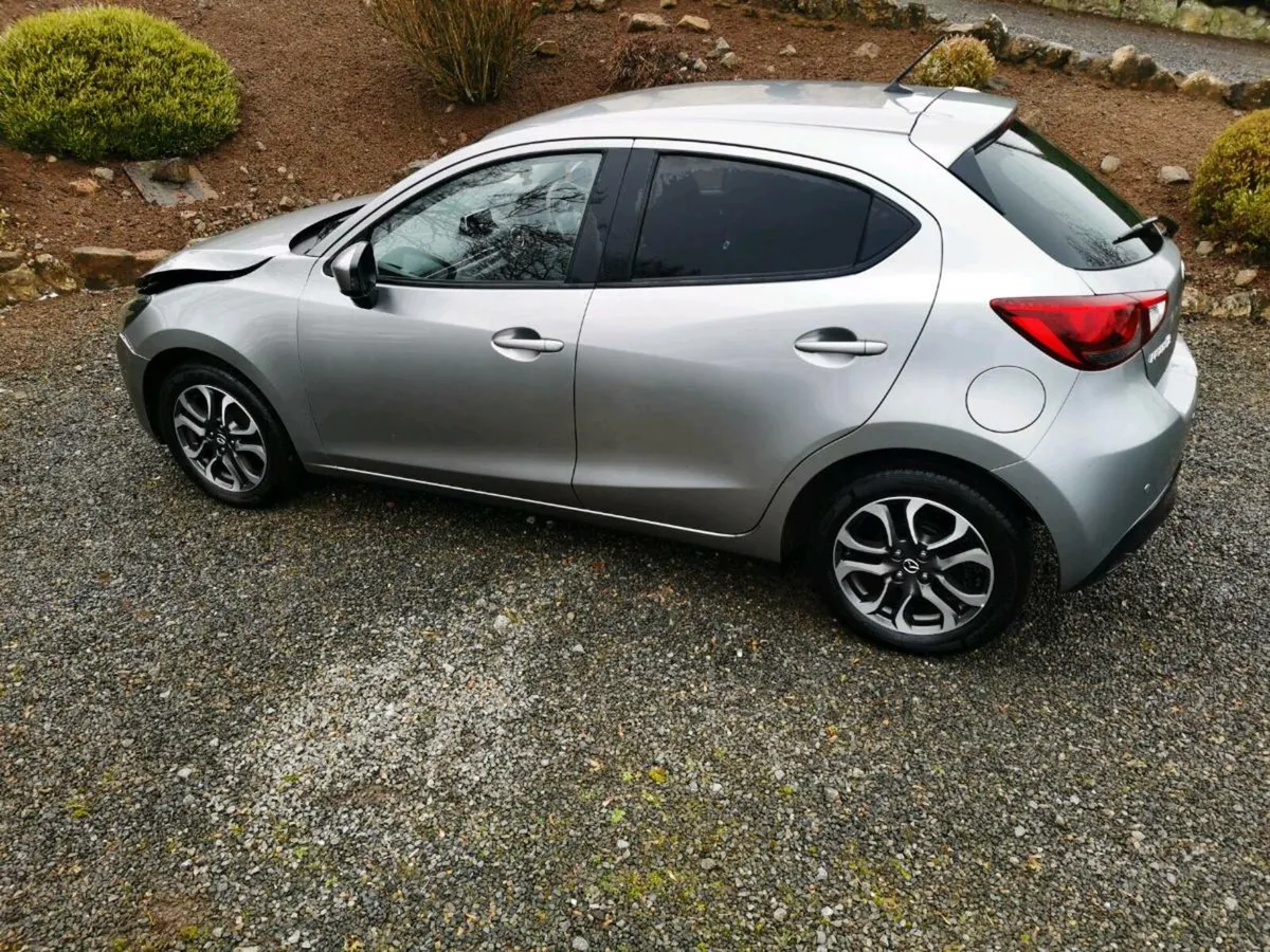 2015 Mazda 2 1.5 (75PS) EXECUTIVE - Image 2