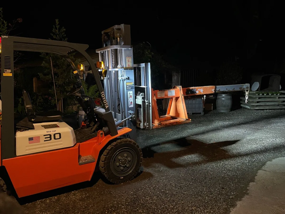 Forklift extension crane - Image 2