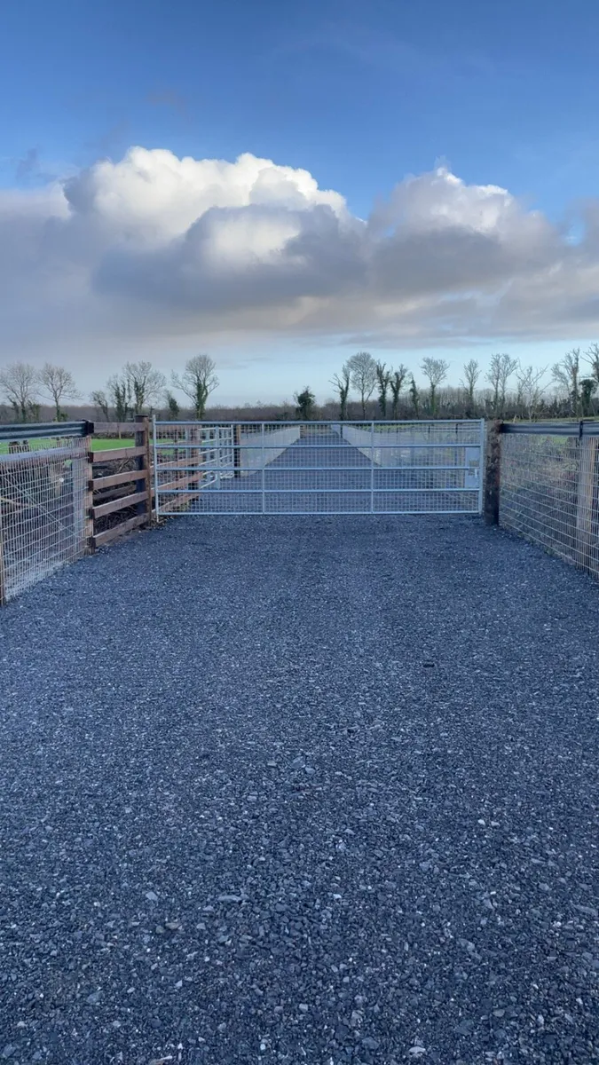 Fencer Fencing Labourer Job - Image 1
