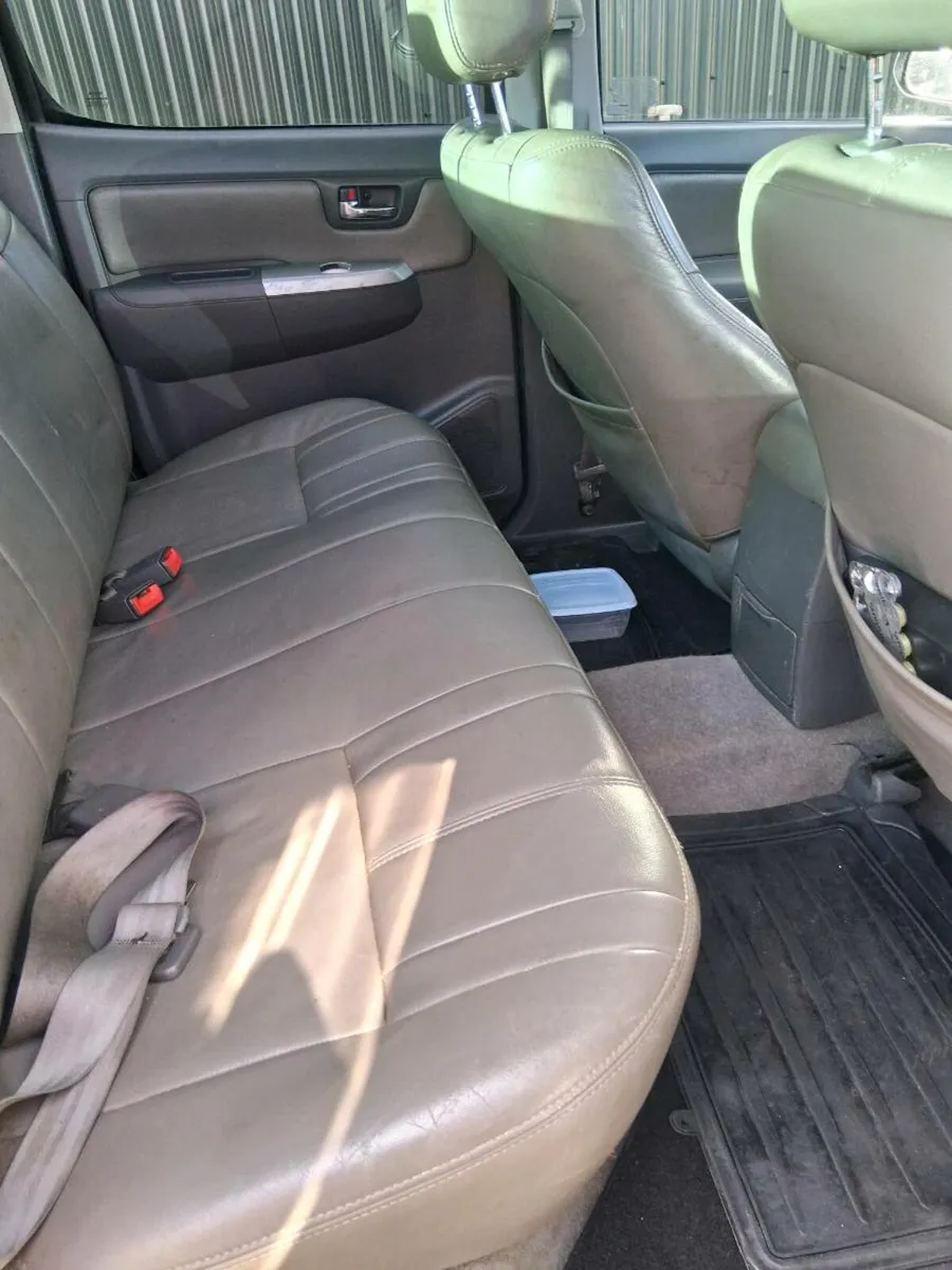 Toyota hilux - Image 4