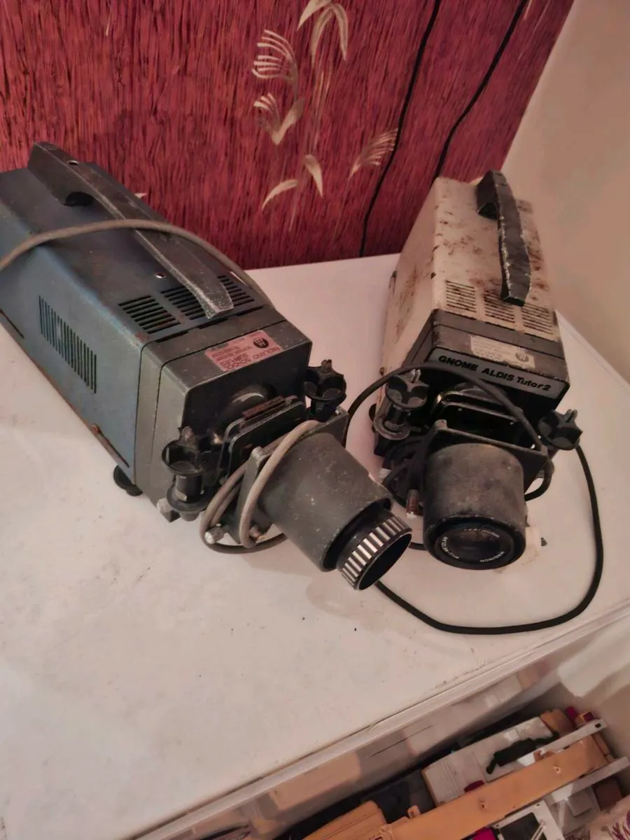 Projectors  old school - Image 1