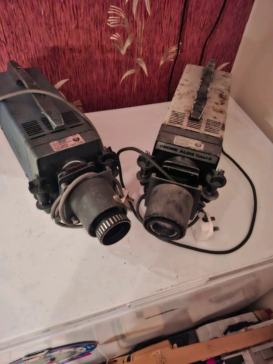 Projectors  old school - Image 2