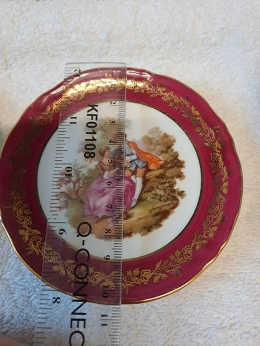 Limoges small plates red and gold - Image 4