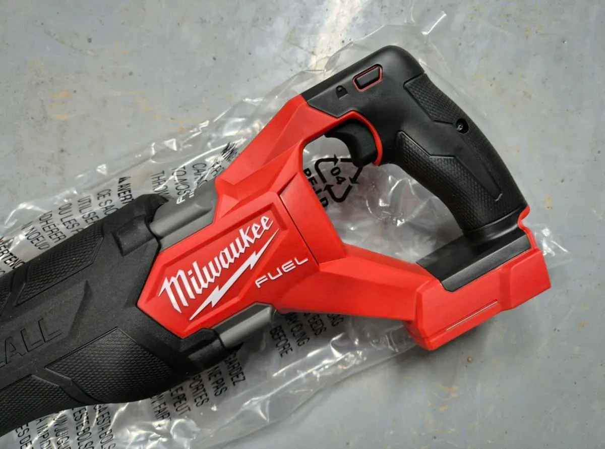 Milwaukee M18 Fuel Sawzall Reciprocating Saw Body - Image 2