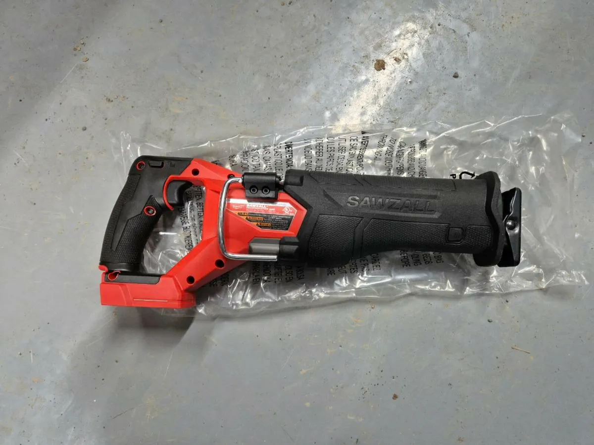 Milwaukee M18 Fuel Sawzall Reciprocating Saw Body - Image 4