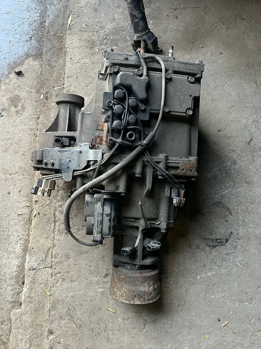 Mitsubishi pajero 3.2 automatic - Image 3